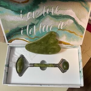 Green Facial Roller and Gua Sha Set